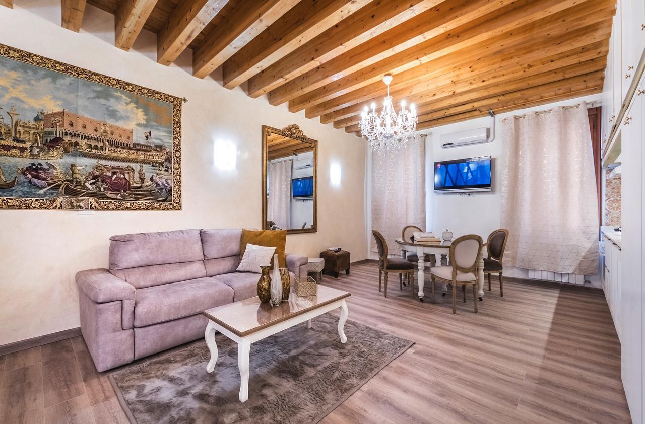 Ca' Teatro Vecchio Apartment Venesia Bagian luar foto